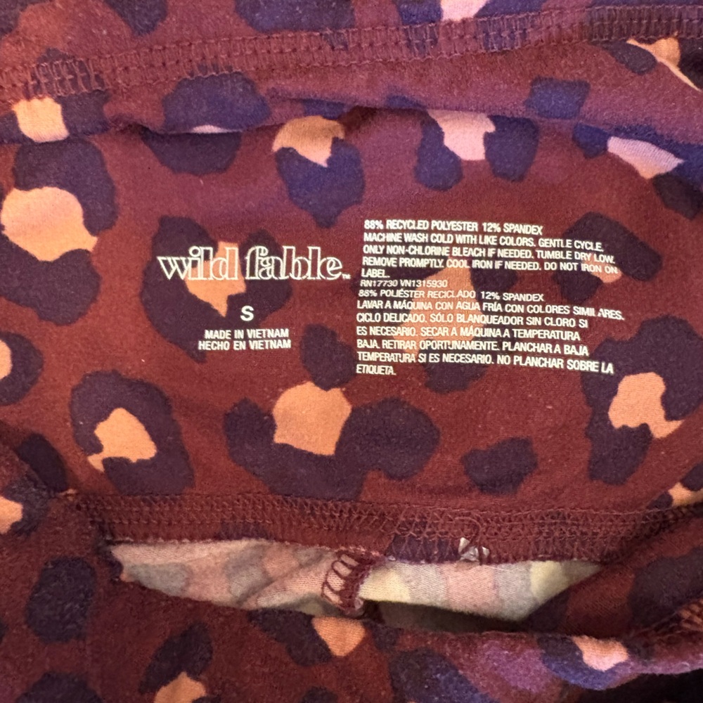 Wild Fable Leopard Print leggings with pockets - Picture 3 of 3
